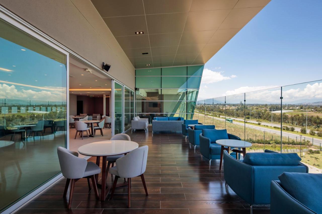 Holiday Inn - Quito Airport By Ihg Табабела Екстериор снимка The VIP lounge at the airport.