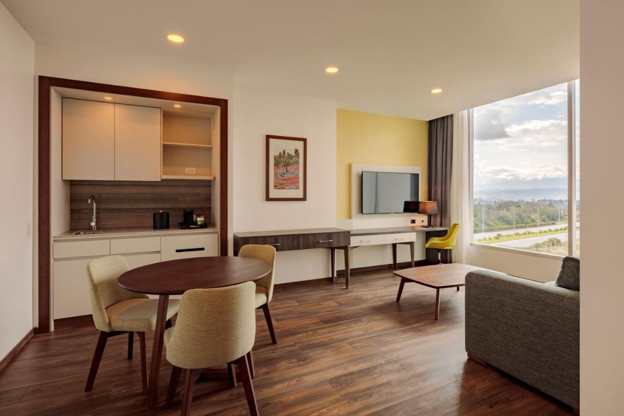 Holiday Inn - Quito Airport By Ihg Табабела Екстериор снимка Suite