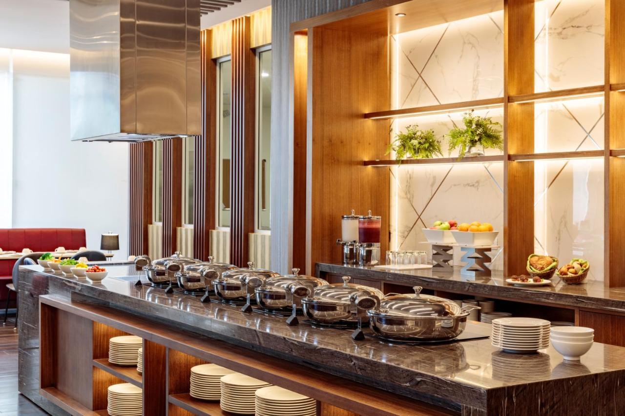 Holiday Inn - Quito Airport By Ihg Табабела Екстериор снимка A buffet at a hotel
