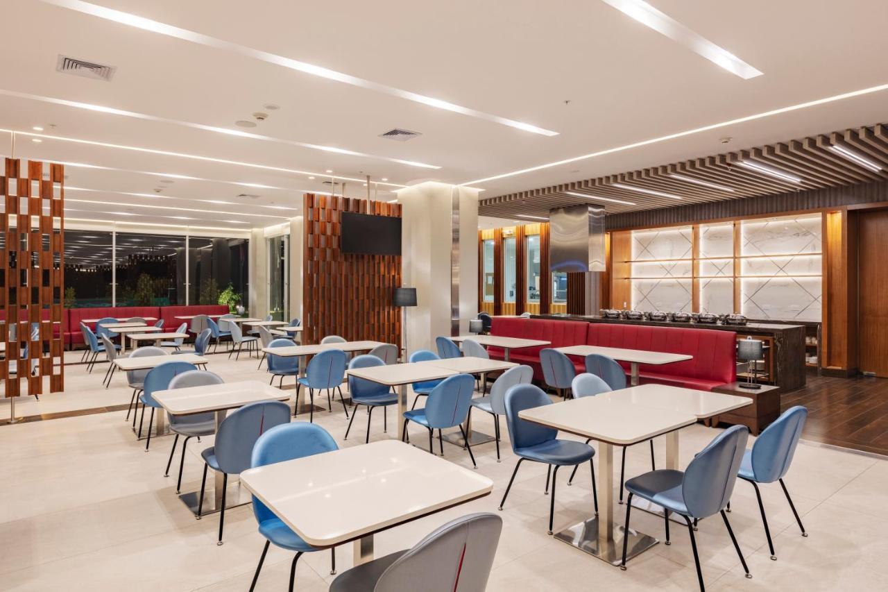 Holiday Inn - Quito Airport By Ihg Табабела Екстериор снимка The interior of the lounge